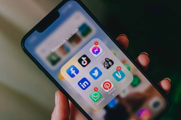 How can sports organizations use social media to engage with fans and promote sports events?